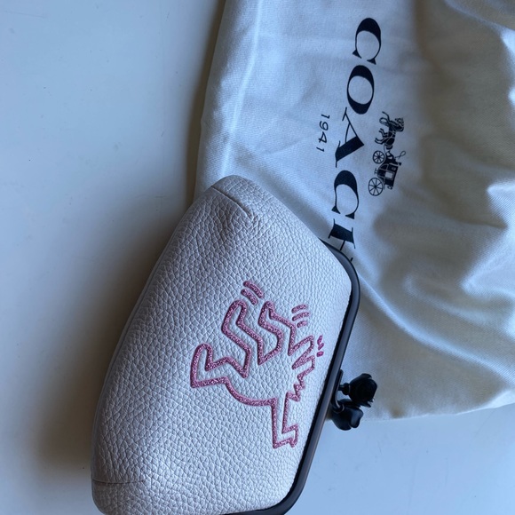 Coach 1941 X Keith Haring Dancing Dog Glitter Motif Coin Pouch - Picture 4 of 6